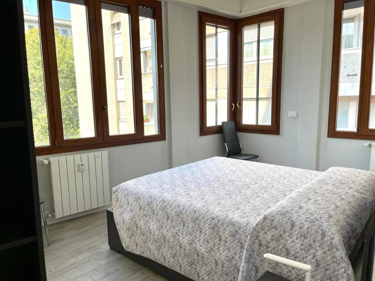 Enzo Apartment Milan Luaran gambar